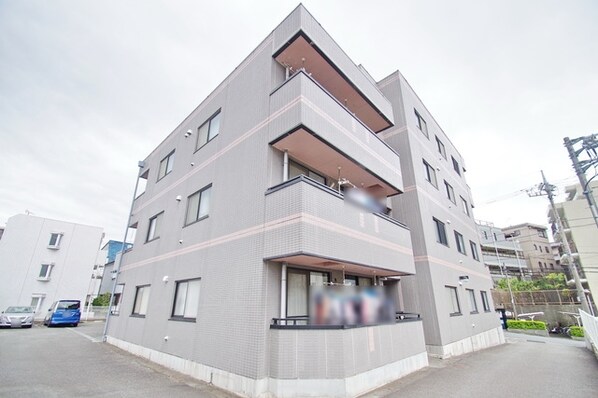 クレボナール三田の物件外観写真